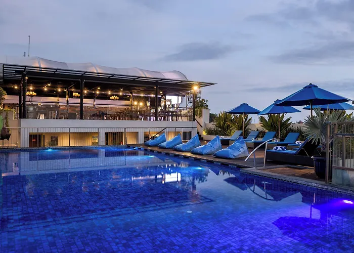 Hotel J4 4*
